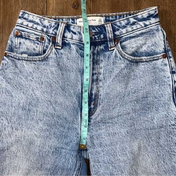 Abercrombie & Fitch The Mom High Rise 23 | 000 Curve Love Raw hem - Picture 6 of 10